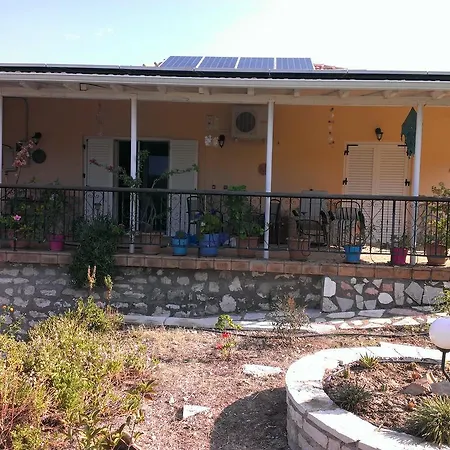 بيت للعطل House For Summer Hollidays